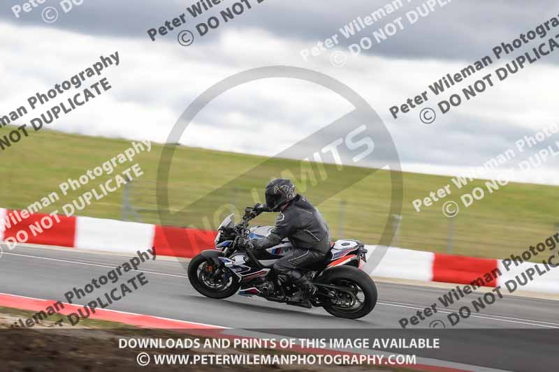 cadwell no limits trackday;cadwell park;cadwell park photographs;cadwell trackday photographs;enduro digital images;event digital images;eventdigitalimages;navarra;no limits trackdays;peter wileman photography;racing digital images;trackday digital images;trackday photos